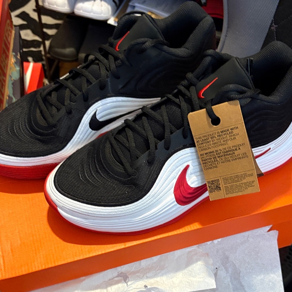 NIKE Precision 8 mid